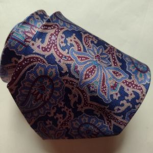 Botany 500 blue paisley men's necktie, tie